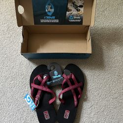 NEW Teva Flip Flop 