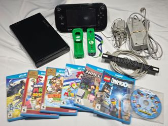 Nintendo Wii U Console Bundle Black 32GB Bundle W/ Games and Handheld Tested