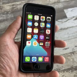 iPhone 8 64GB UNLOCKED New Battery 🔋 W/Charger 