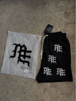 Black mixed emotions shorts