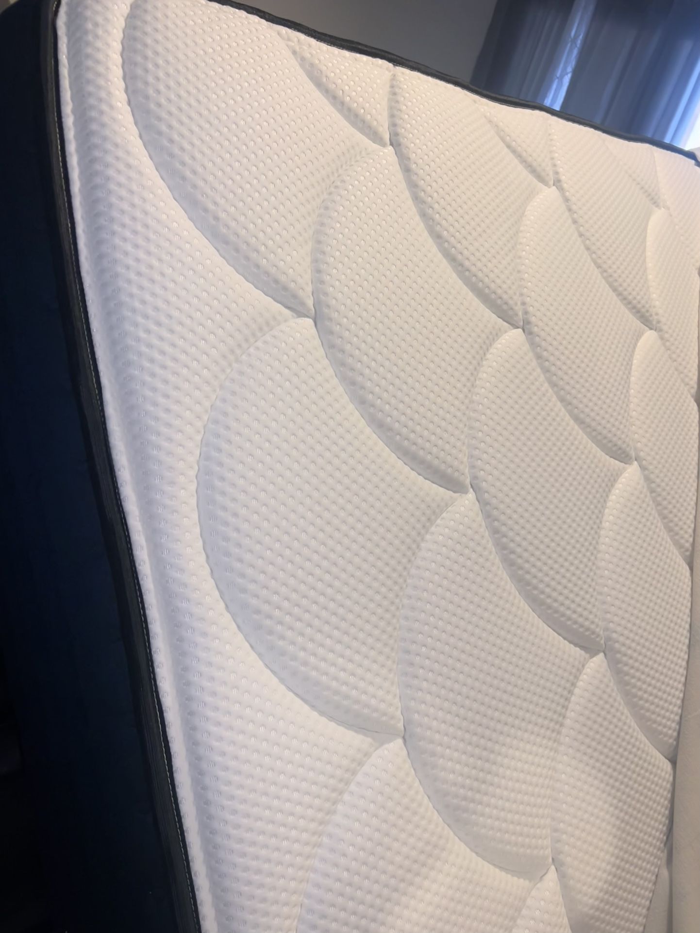 DreamCloud hybrid premier