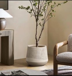 Blended tan with wood pattern round tapered planter, 15" h