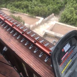 Black & Decker Hedge Trimmer