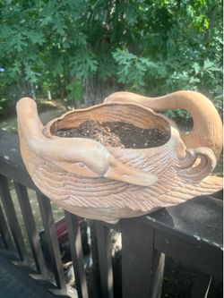 Swam  Planter
