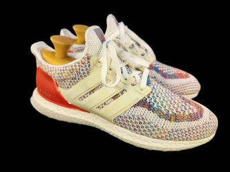 ADIDAS ULTRA BOOST 2.0 BB3911 NMD MULTICOLORS MEN LOW TOP SNEAKERS SIZE 9.5 EUC
The Adidas Ultra Boost 2.0 BB3911 NMD