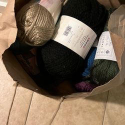Bag Assorted Yarn (12 Ish?) 