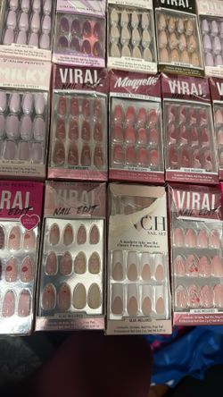 VIRAL PRESS ON NAILS