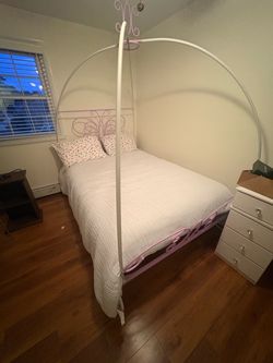 Canopy Bed & Mattress