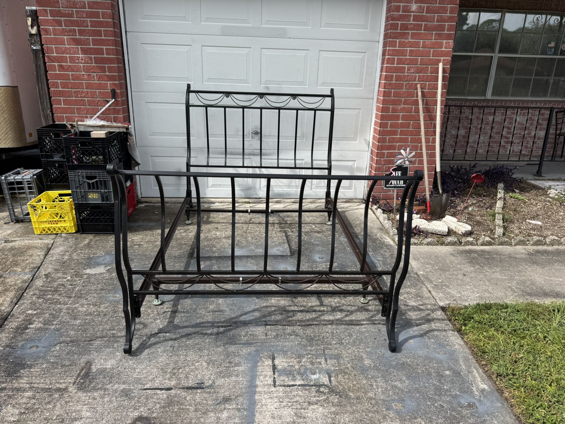 Vintage Full Size Black Steel Decorative Sleigh Bed