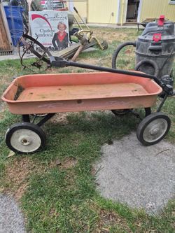 Old Roadmaster Wagon Yard Art.