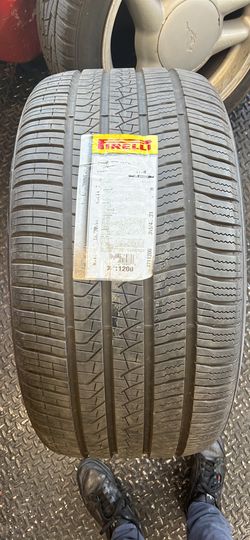 315/40/21 Pirelli Like New 1 Tire