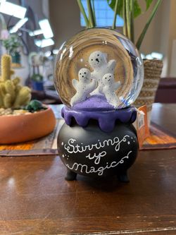 Halloween Ghost Snow Globe New