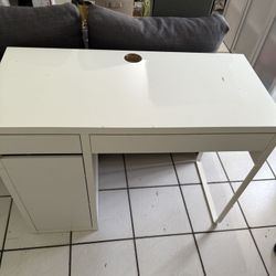 White IKEA Micke Desk with Drawers / Manicure Table As Is