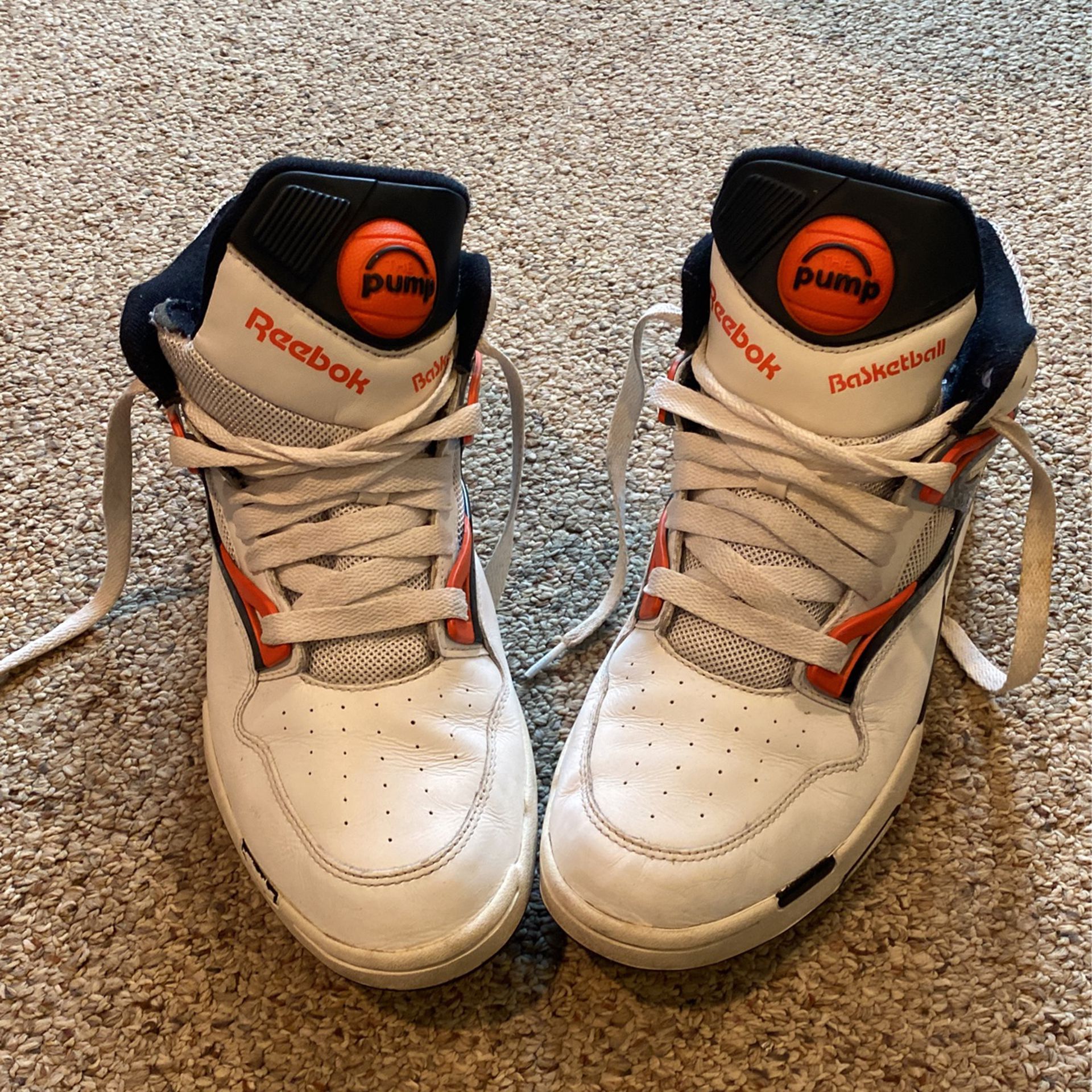 mor klamre sig Investere Reebok 'The Pump': Pumps Retro Basketball Shoes (Men's Size 9.5) for Sale  in Reading, MA - OfferUp