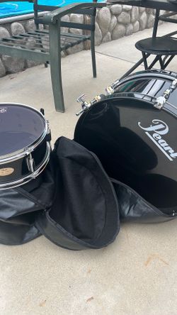 Pearl rhythm traveler Drum set.