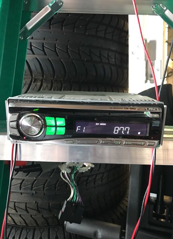ALPINE MODEL CDE-9842 LIKE NEW CONDITION