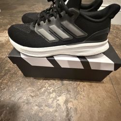 Boys Adidas Running Shoe Size 7