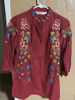 Blusa Bordada, Talla Chica.