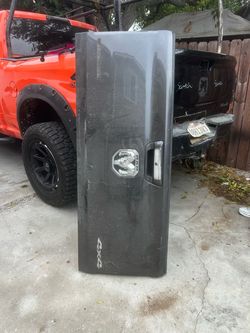 2019 2500 dodge ram tailgate