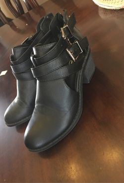 Girl boots size 1