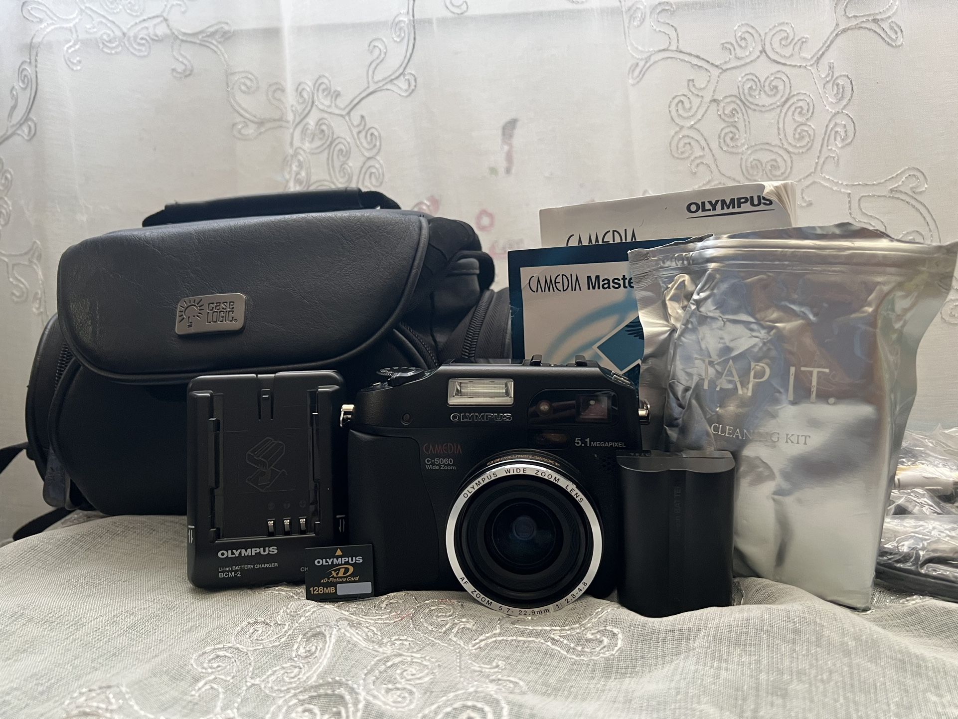 Olympus Camedia C-5060 Zoom 5.1MP Black Digital Camera