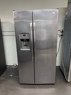 🔥 GE 36” SIDE-BY-SIDE REFRIGERATOR – STAINLESS STEEL – $650 🔥