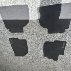 2023 GMC 2500 Floor Matt’s 