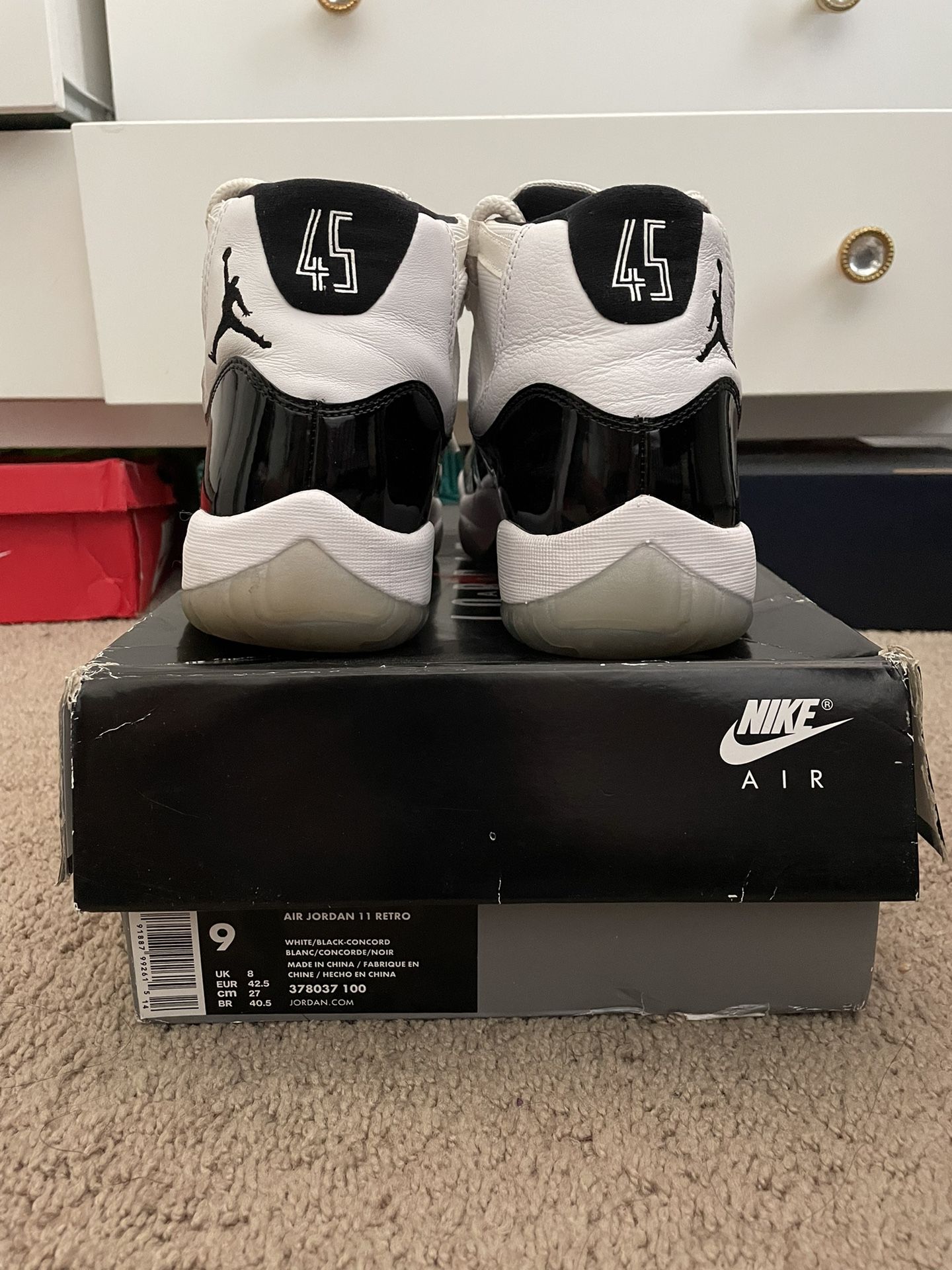Air jordan shop 11 concord box