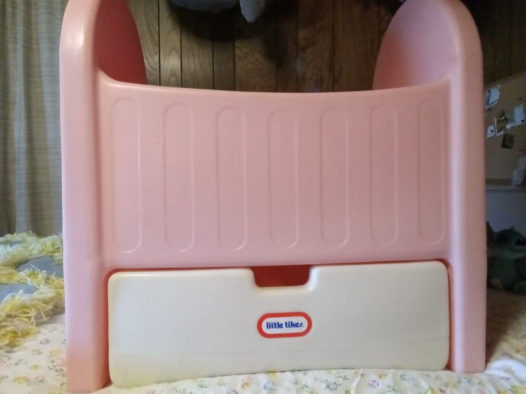 Little TYKES  TOY CRIB WITH DRAW  FOR ANY SIZE DOLL
