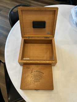 Michael Dixon Cigar Oak Humidor W/ Wooden Cigar Box