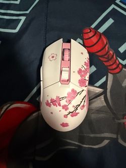 sakura themed mouse