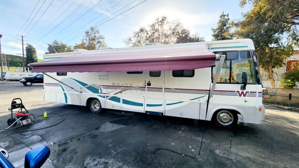 1999 Winnebago Brave