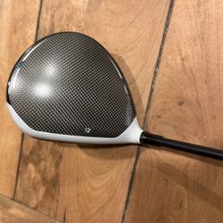 Taylormade SIM 10.5 Driver With  a Fujikura Motore X F3 6–X custom shaft