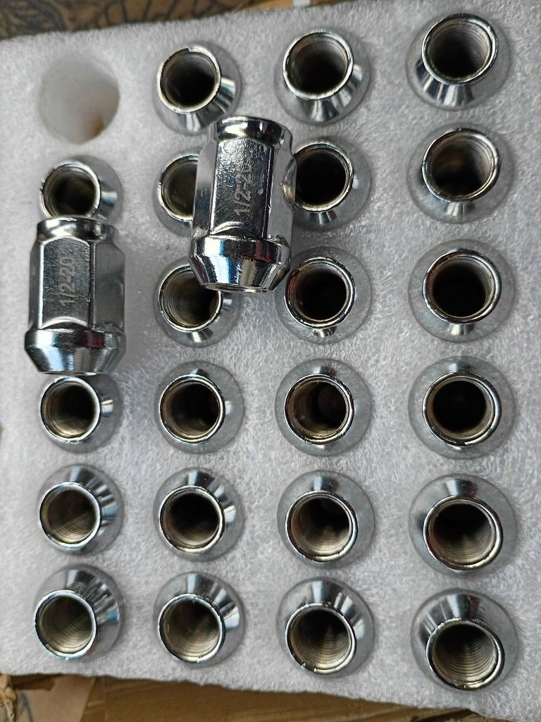Orion Motor Tech Set of 24 Lug Nuts 1.38 Inches Tall 1/2-20