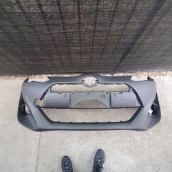 Toyota Pruis C Bumper