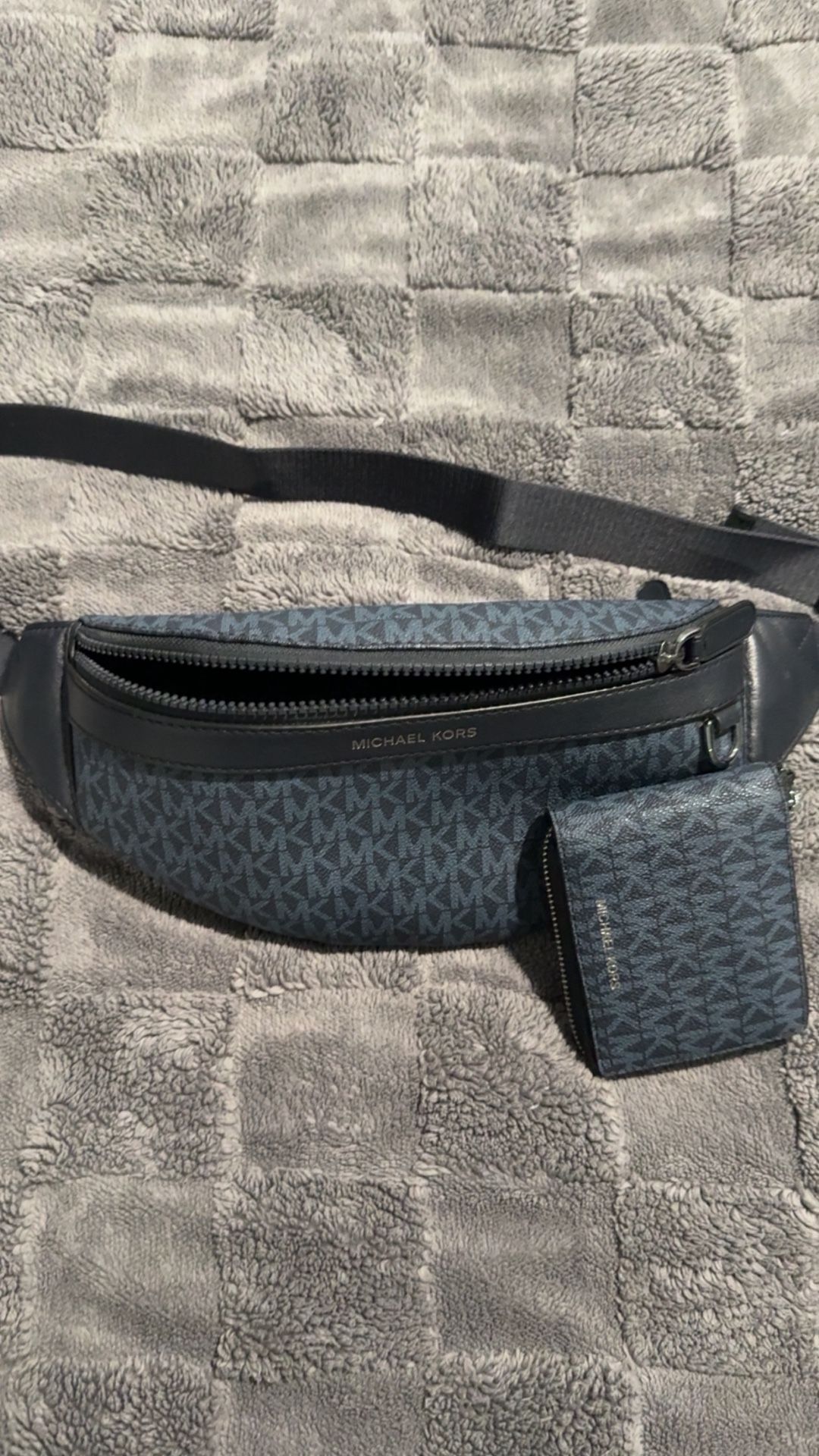 Michael Kors Crossbody w/ Wallet