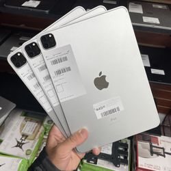 iPad Pro 11 inch 3rd Gen 128GB WiFi with Store Warranty And Financing Available!