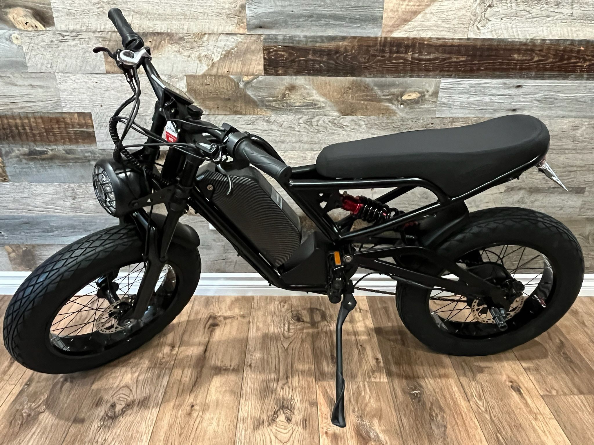 2025 AKEZ Jaguar 1500 watt E-bike