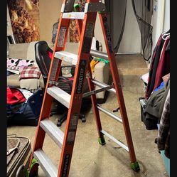 Louisville Ladder Cross Step 6 ft. Fiberglass Leaning Step Ladder (300 Lbs Capacity 