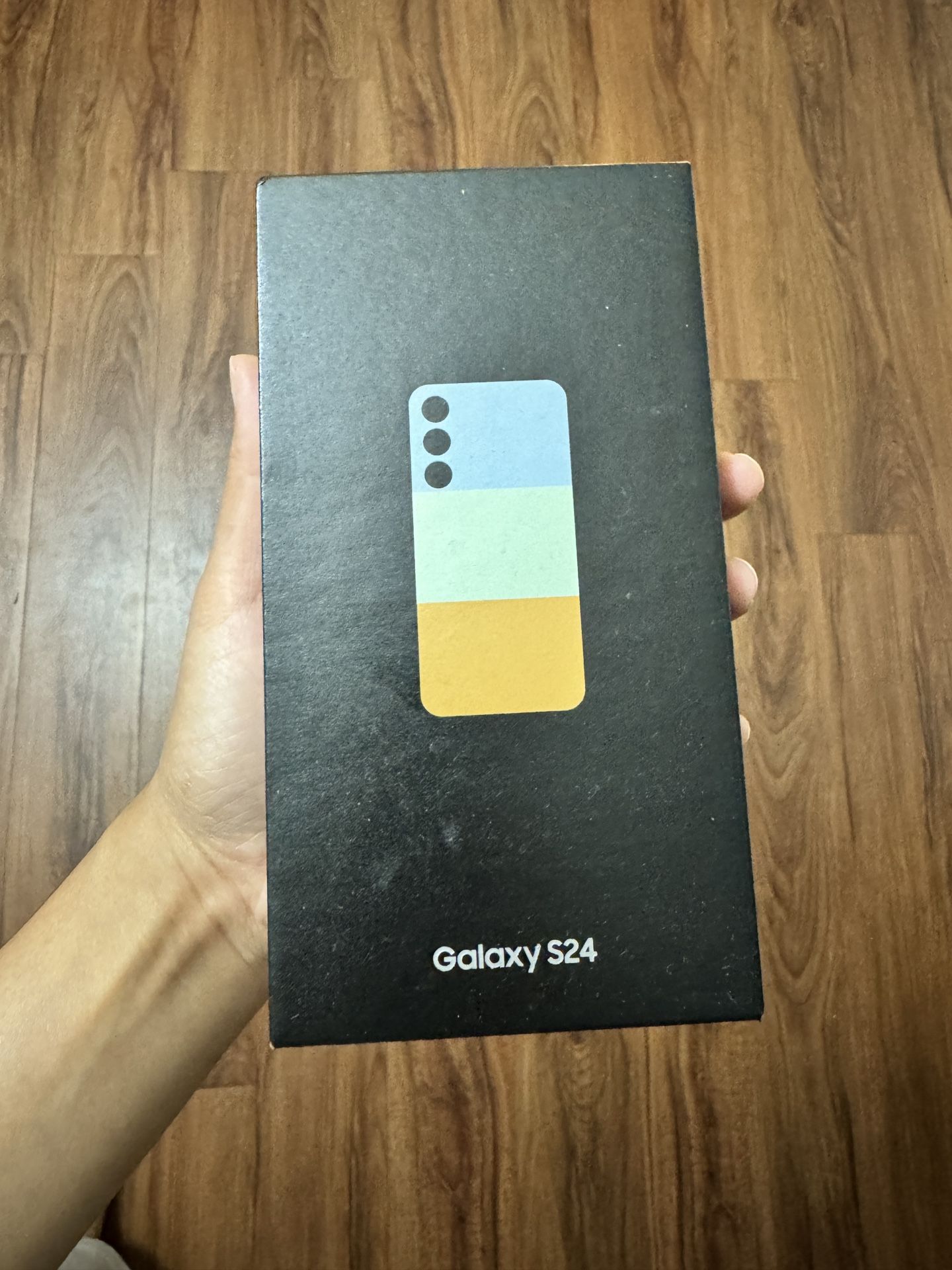 Samsung S24 Box