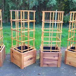 Cedar tomato planter with cage