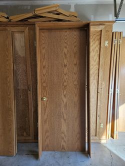 Interior Wood Door & Jamb (Right Hand Swing)