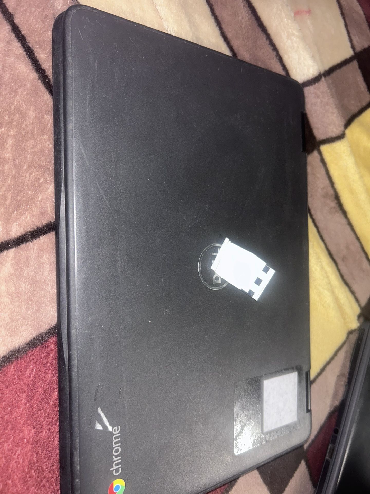 DELL LAPTOP FOLDABLE AND TOUCHSCREEN