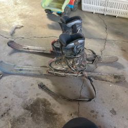 Women’s Skis Size 2 Light 