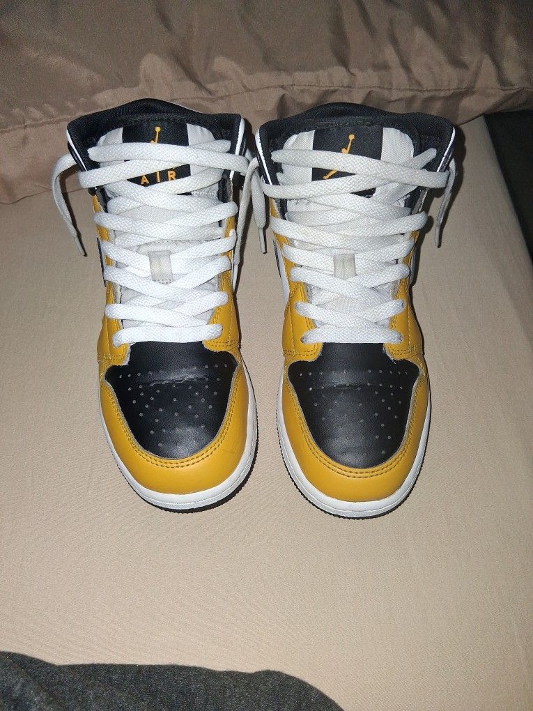 Air Jordan 1 Yellow Ochre : NOT Free