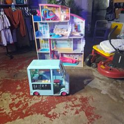 doll house with ice cream car .