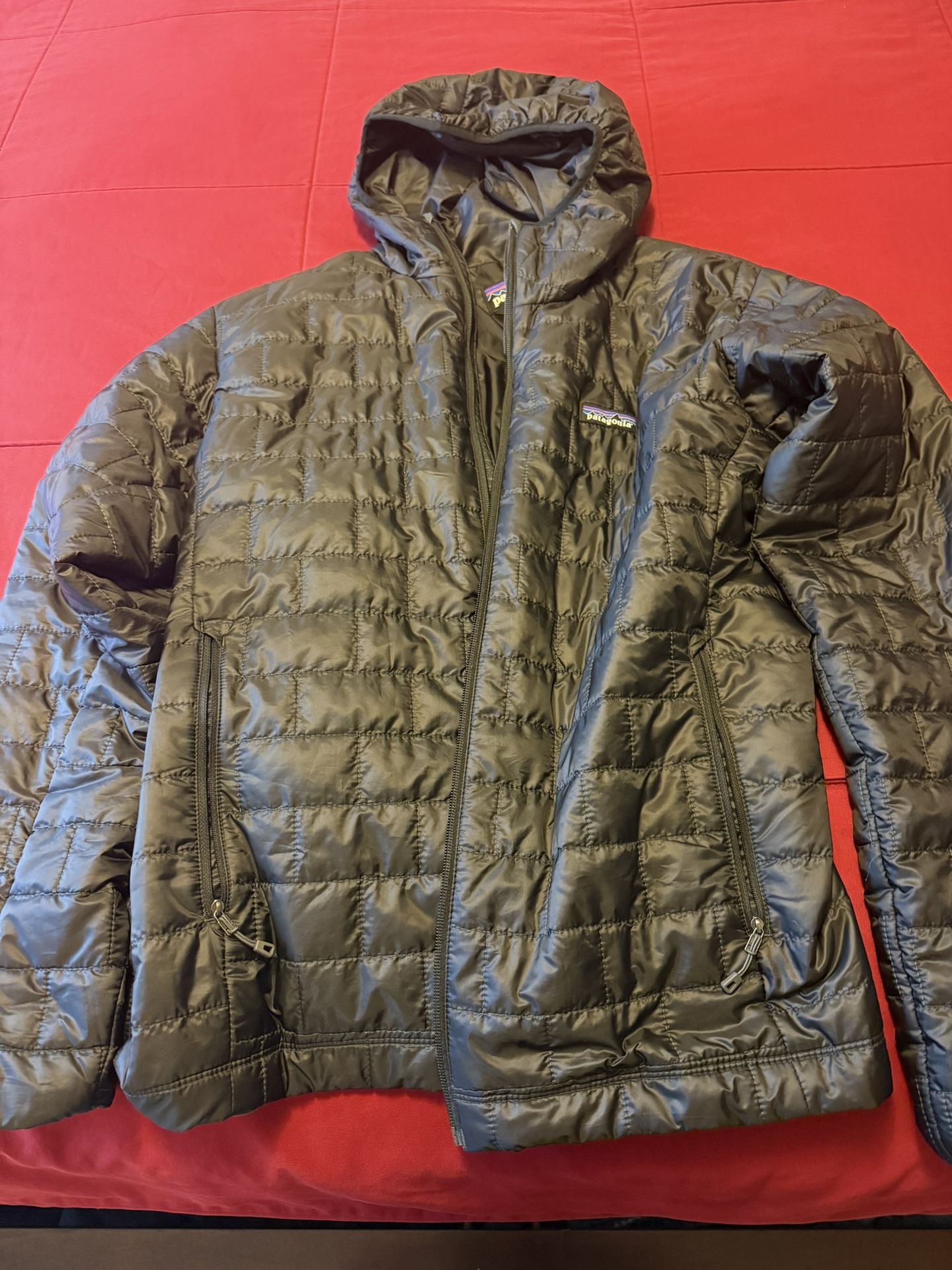 Patagonia Men’s Nano Puff Hoody Jacket Size Large Color Black