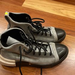 Converse Boys Boots Size 4.5 Used