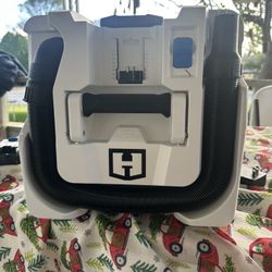 HART 20-Volt Cordless 2-Gallon Wet/Dry Vacuum Kit (1) 20-Volt 4.0Ah Lithium- Ion Battery 