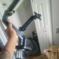 Dual Monitor Mount